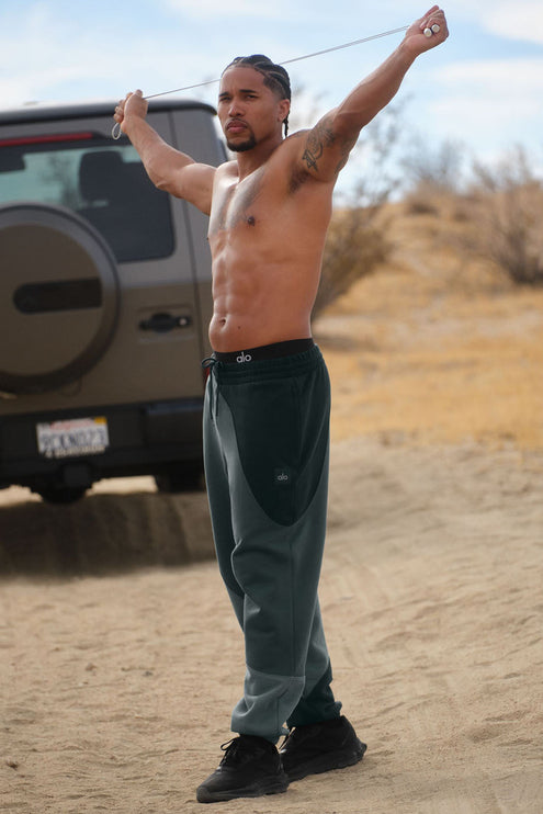 alo Men's Make Waves Sweatpant - Charcoal Green Tonal