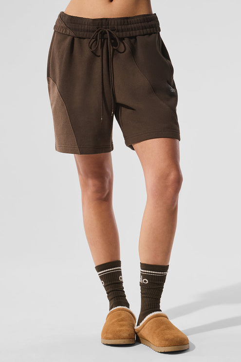 alo Women's 7" Make Waves Short - Espresso Tonal