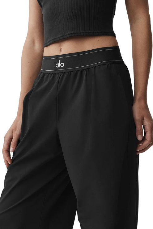 alo Women's Suit Up Trouser (Short) Black