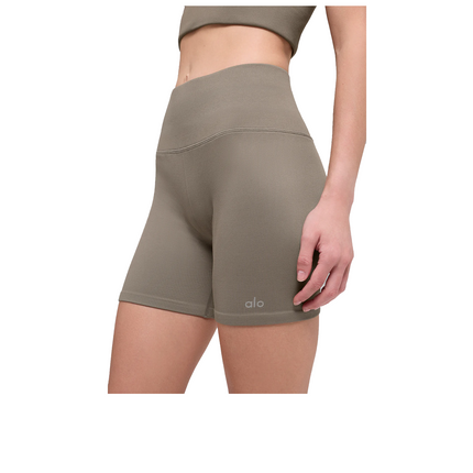 alo Women's 5" Seamless Ribbed Favorite Short Light Cocoa