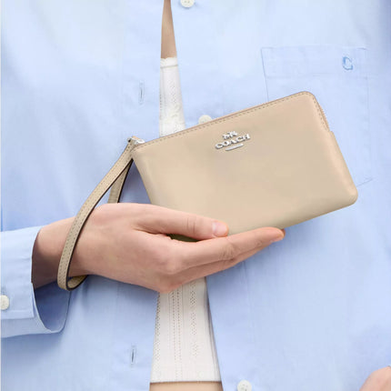Coach Women's Corner Zip Wristlet Silver/Ivory