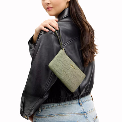 Coach Women's Large Corner Zip Wristlet In Signature Leather Gold/Pistachio