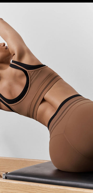 alo Women's Airbrush Better Together Bra Sun Kissed Brown/Black