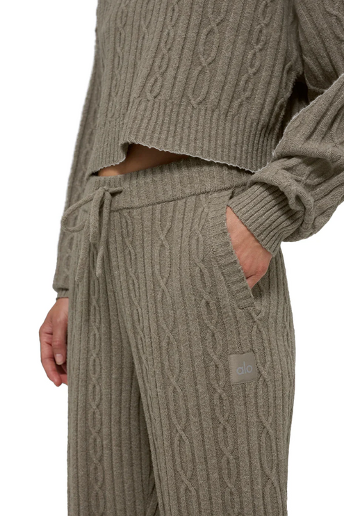 alo Women's Cable Knit Winter Bliss Pant Light Cocoa