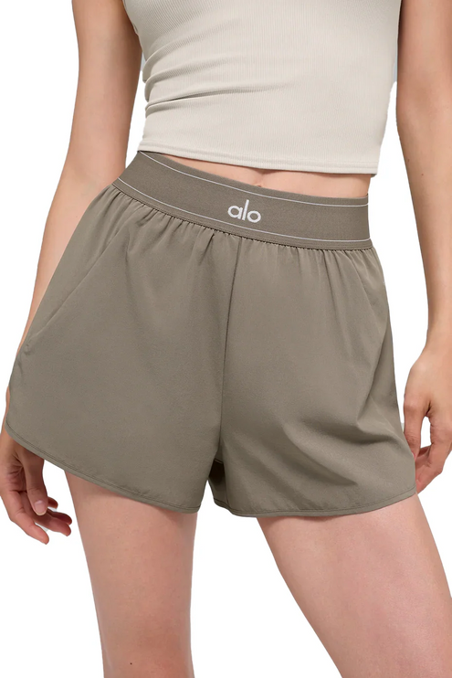 alo Women's Match Point Short Light Cocoa