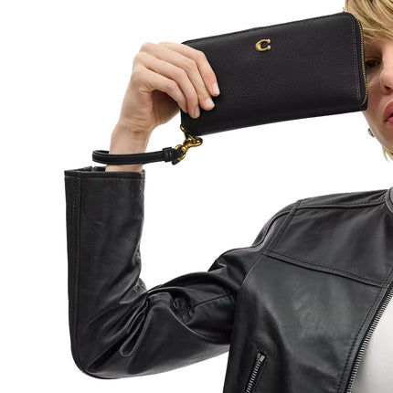 Coach Women's Essential Continental Wallet Brass/Black