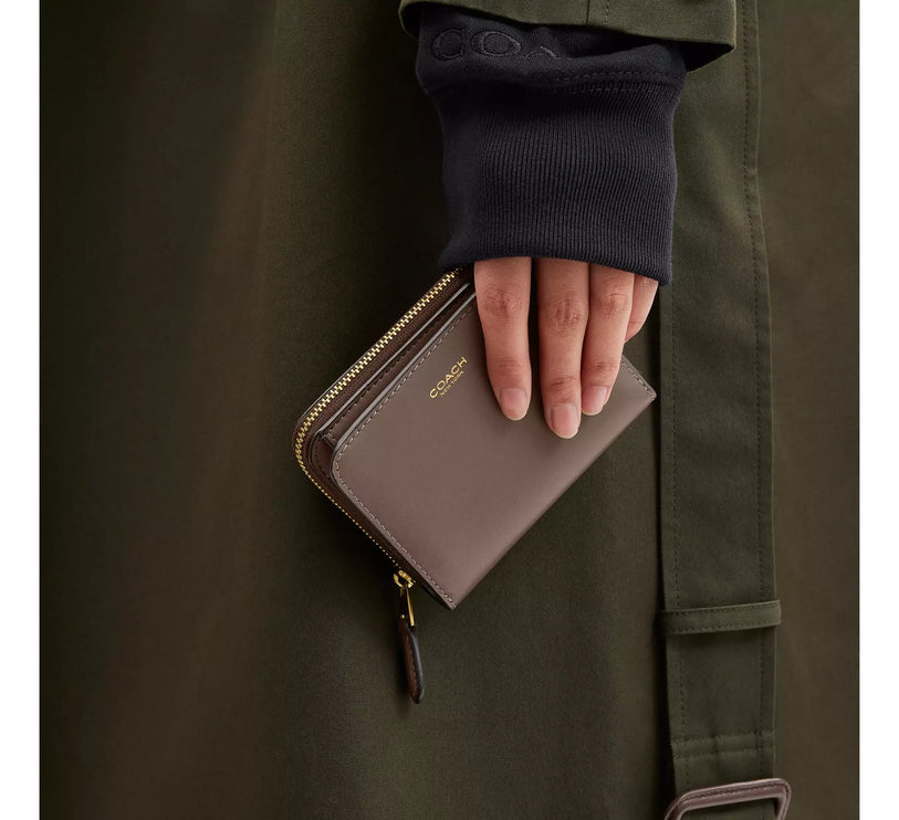 Coach Women's New York Billfold Wallet Brass/Dark Stone