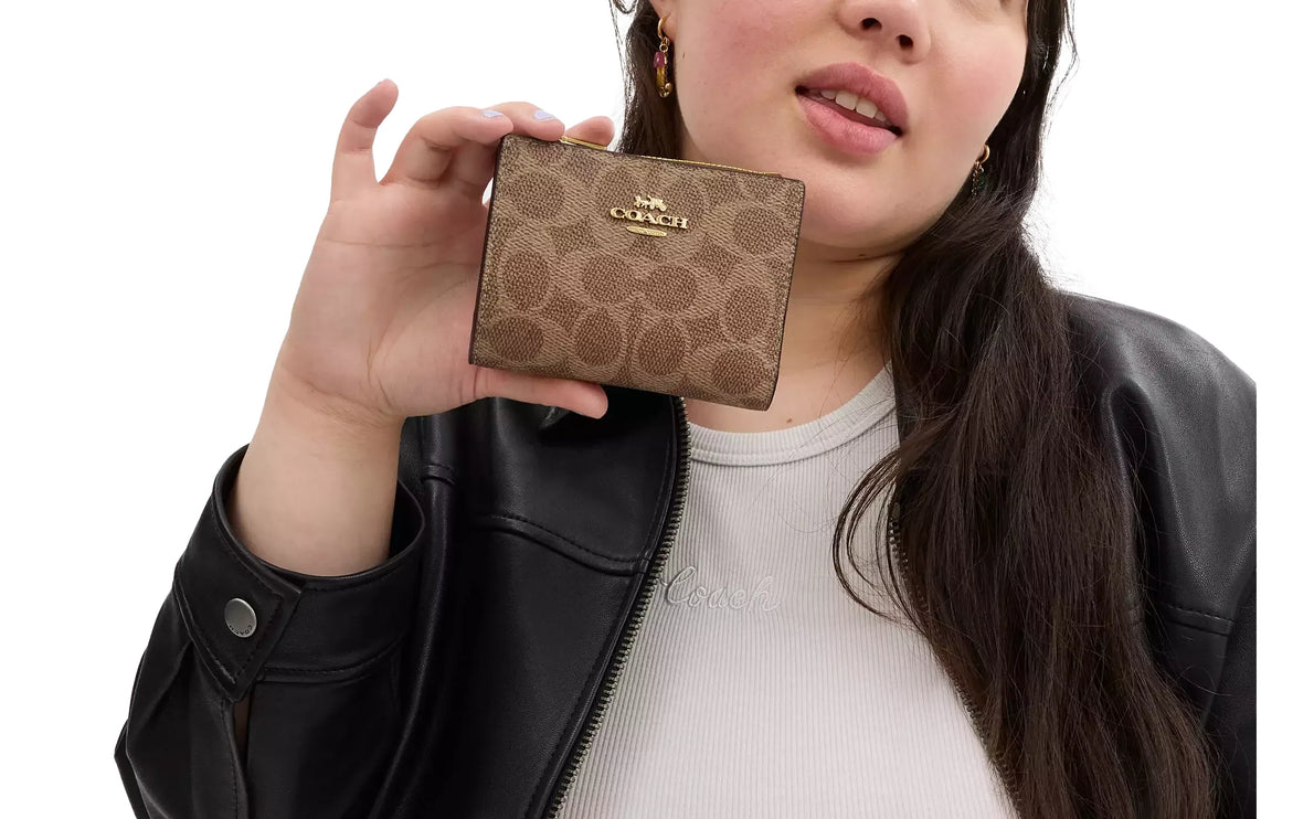 Coach Women's Bifold Wallet In Signature Canvas Gold/Tan/Brown