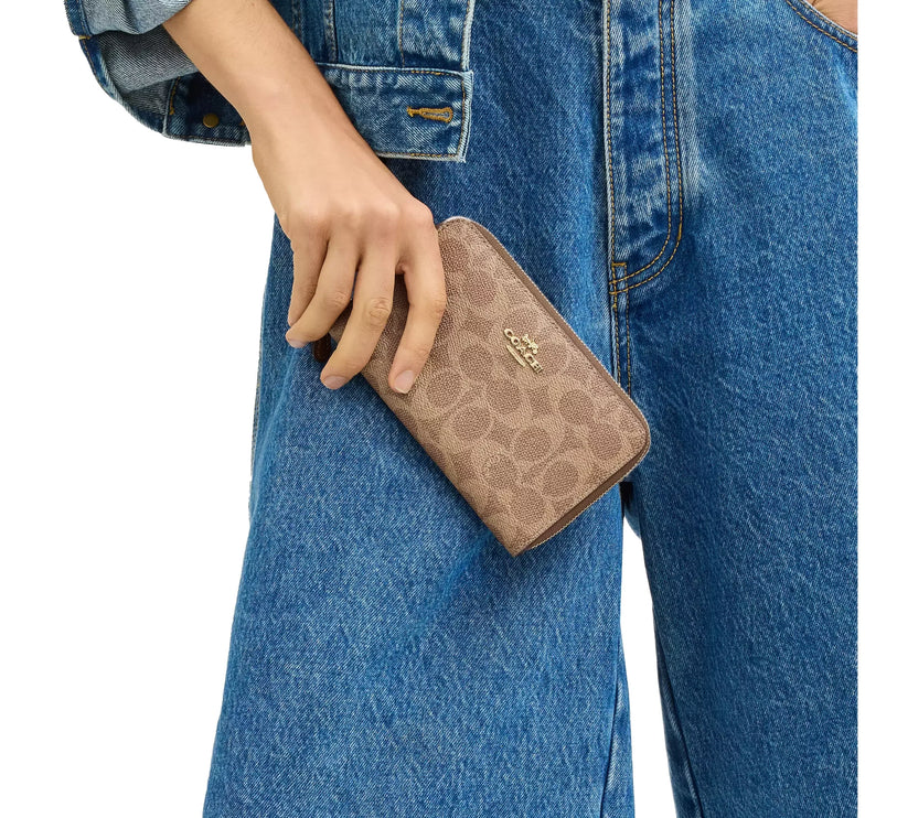 Coach Women's Medium Id Zip Wallet In Signature Canvas Gold/Tan/Brown