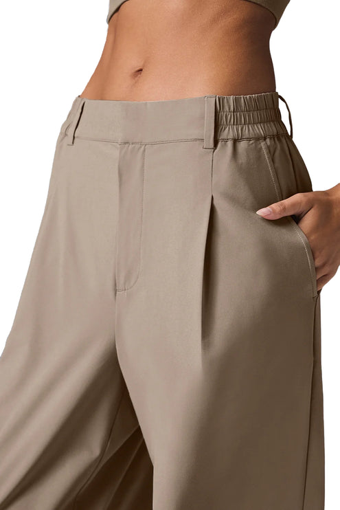 alo Women's High-Waist Pursuit Trouser (Regular) Gravel