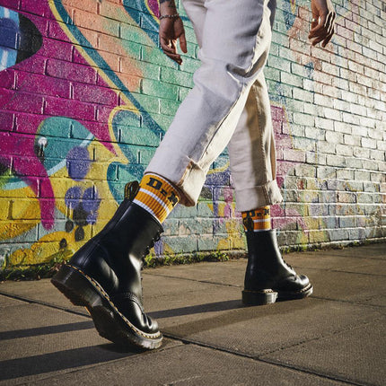 Dr. Martens Unisex 1460 Smooth Leather Lace Up Boots Black - Hemen Kargoda