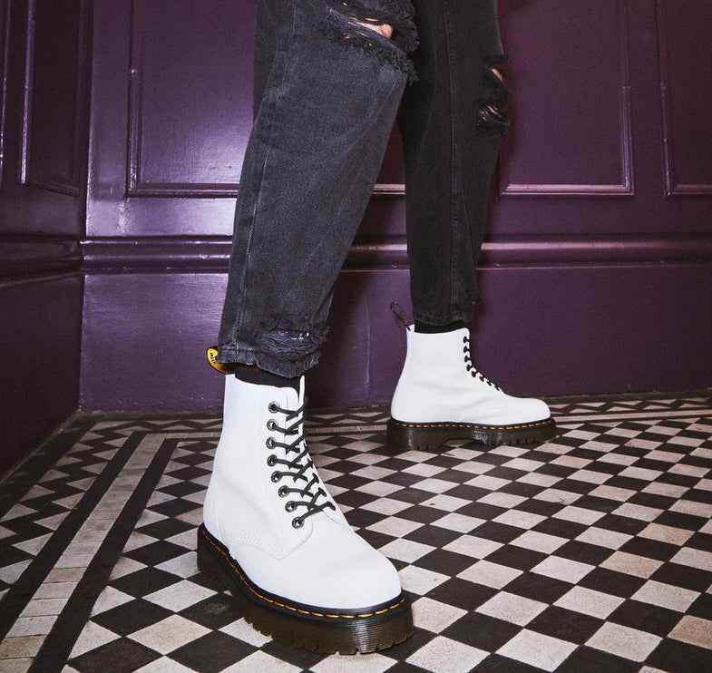 Dr. Martens Women's 1460 Pascal Bex Pisa Leather Lace Up Boots White - Özel İndirim - Hemen Kargoda