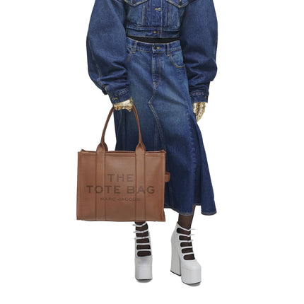 Marc Jacobs Women's The Leather Large Tote Bag Argan Oil