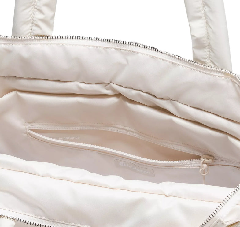 lululemon Women's Quilted Grid Tote Bag 12L Light Ivory