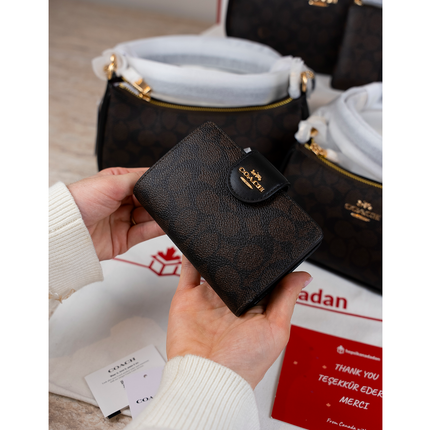 Coach Women's Medium Corner Zip Wallet In Signature Canvas Gold/Walnut/Black