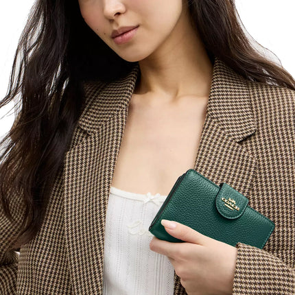 Coach Women's Medium Corner Zip Wallet Gold/Emerald