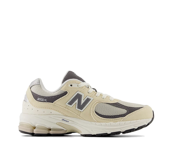 New Balance Grade School 2002R Sandstone with Magnet GC2002FA