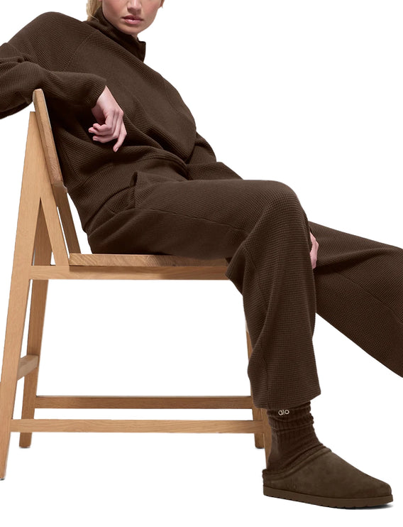 alo Women's Waffle Weekend Escape Jogger Espresso