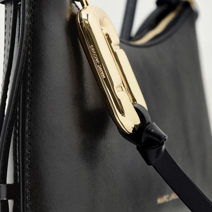 Marc Jacobs Women's The Pouch Mini Coated Leather Shoulder Bag Black - Hemen Kargoda