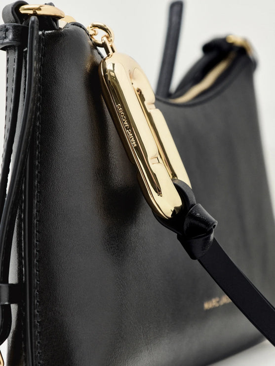 Marc Jacobs Women's The Pouch Mini Coated Leather Shoulder Bag Black - Hemen Kargoda
