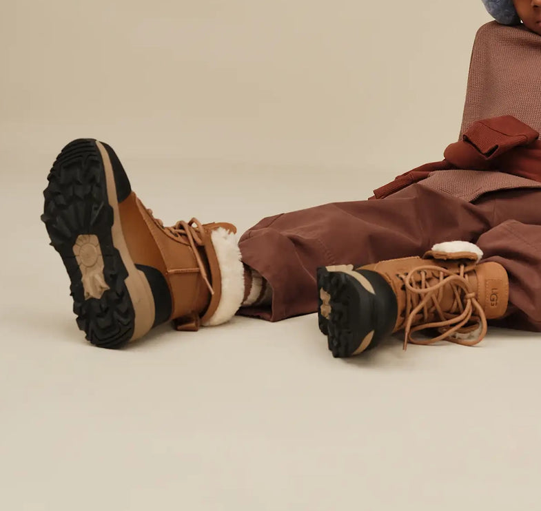 UGG Toddlers / Big Kids' Adirondack Boot XXV Chestnut