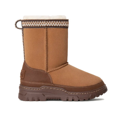 UGG Big Kid's Classic Short TrailGazer Boot Chestnut
