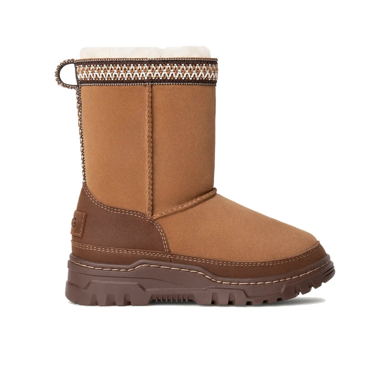 UGG Big Kid's Classic Short TrailGazer Boot Chestnut