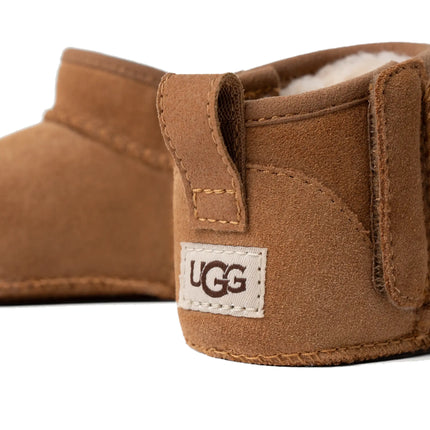 UGG Classic Ultra Mini bebek botu, kahverengi (chestnut) süet