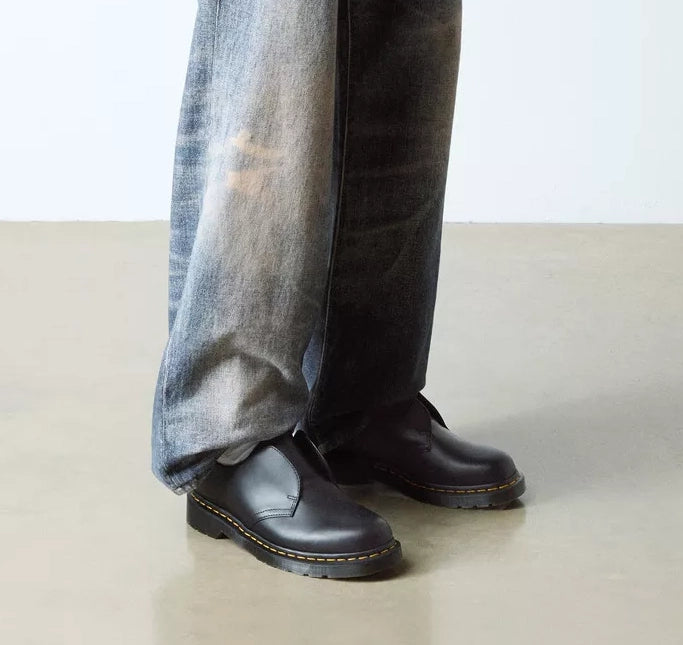 Dr. Martens Unisex 1461 Laceless Smooth Leather Shoes Black