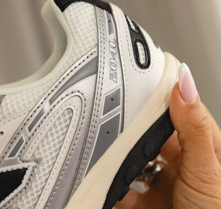 New Balance 204L Silver Metallic with Black U204LSWD - Hafta Sonuna Özel Fiyat