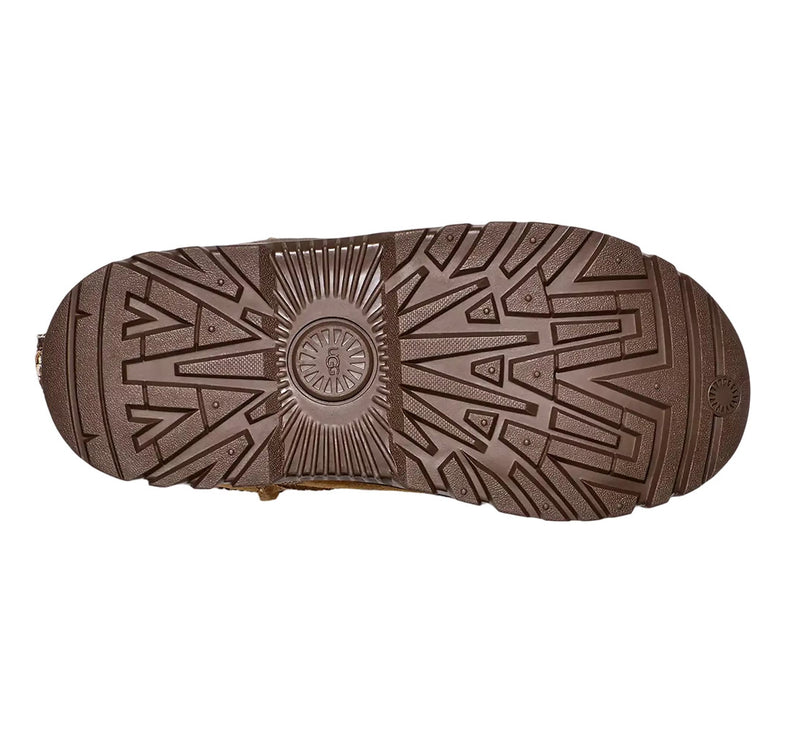 UGG Big Kid's Classic Short TrailGazer Boot Chestnut