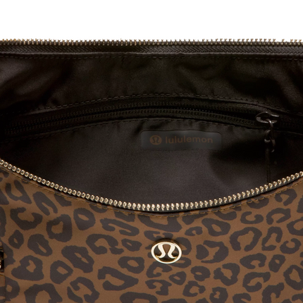 lululemon Unisex Slouchy Sling Bag 6L Metal Hardware Leopardo Shift Desert Khaki Multi