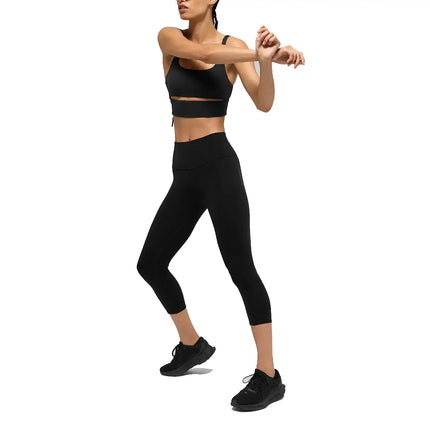 alo Women's High-Waist Airbrush Capri Black