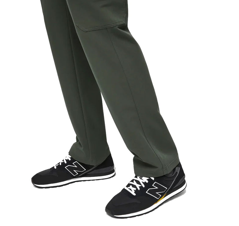 FIGS Men's Cairo Cargo Scrub Pants Moss