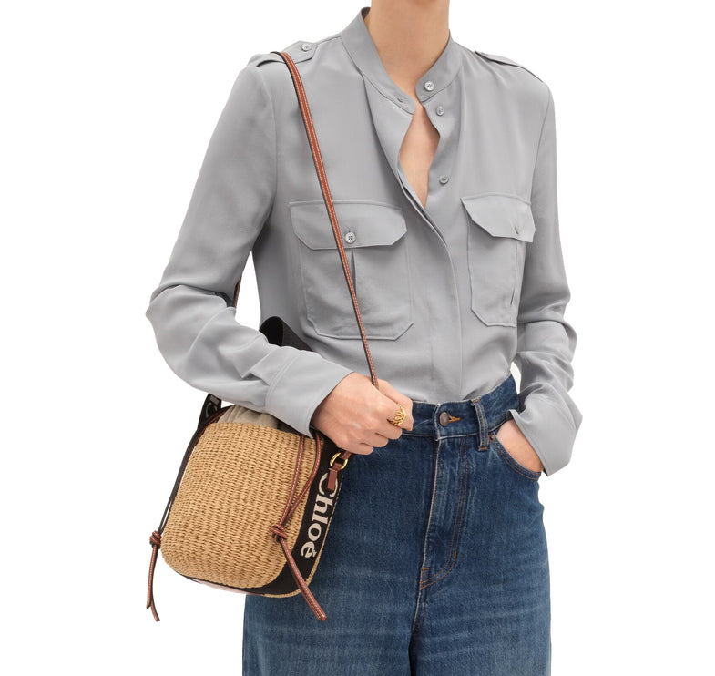 Chloé Women's Small Woody Basket in Natural Fibers Black/Beige