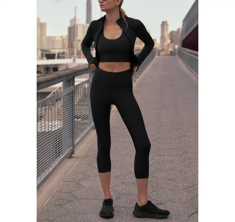 alo Women's High-Waist Airlift Capri Black