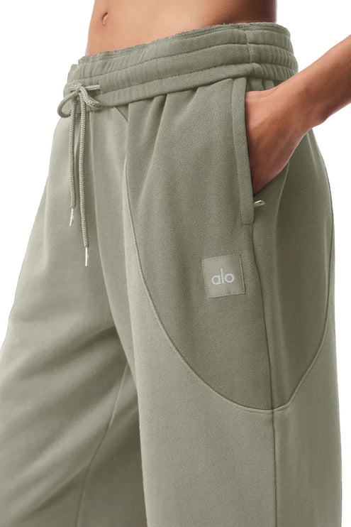 alo Unisex Make Waves Sweatpant Limestone Tonal