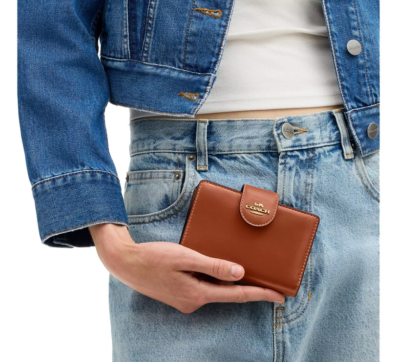 Coach Women's Medium Corner Zip Wallet Gold/Cinnamon