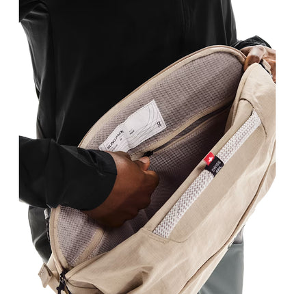 ON Sling Pack 9L Sand/Black