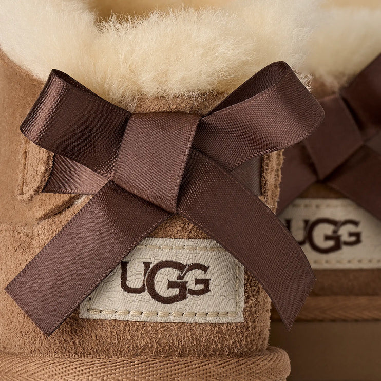 UGG Big Kids' Ultra Mini Bailey Bow Chestnut