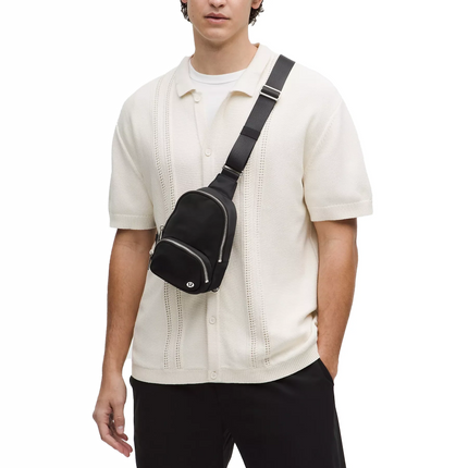 lululemon Unisex Everywhere Small Sling Bag Black/Gold