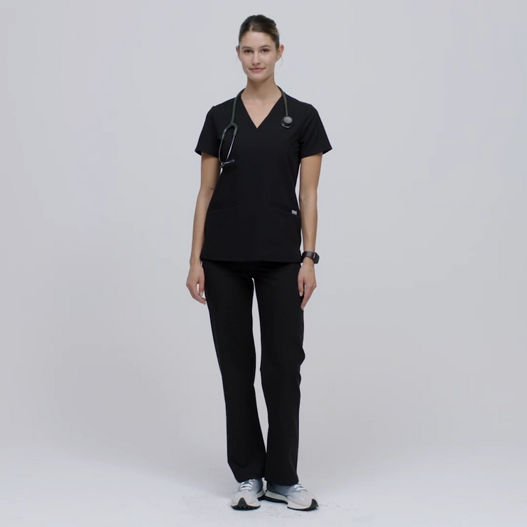 FIGS Women's Casma Three Pocket Scrub Top Black