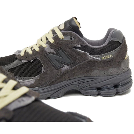 New Balance 2002R Protection Pack Licorice M2002RD5